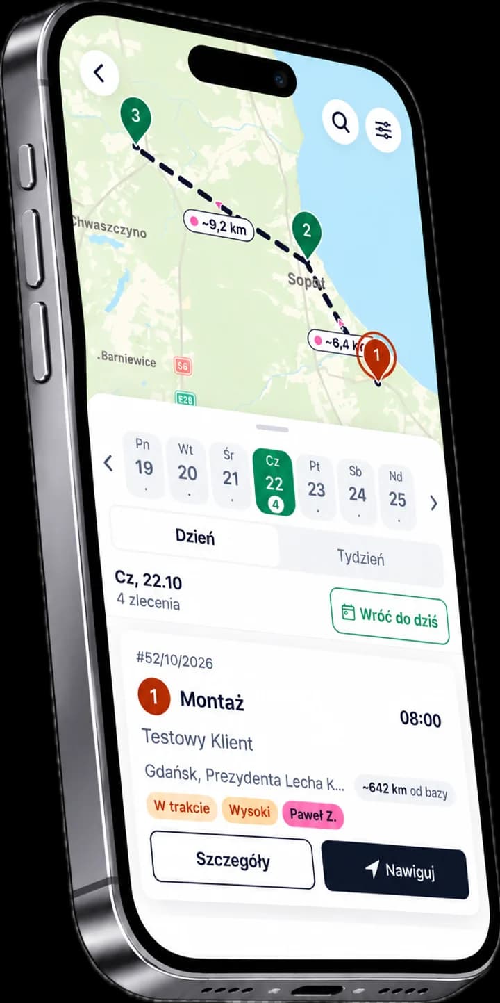 Aplikacja mobilna ServiceKoala na iPhonie — mapa tras serwisanta z ponumerowanymi zleceniami i plan dnia