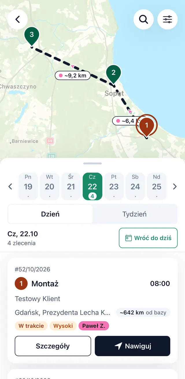 Mapa tras w aplikacji mobilnej ServiceKoala — ponumerowane zlecenia dnia, odległości między punktami i przycisk Nawiguj